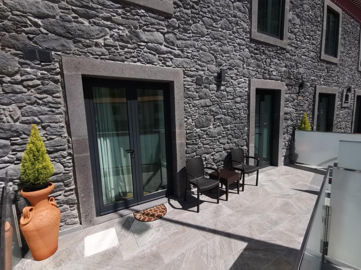 Charming Studios In Calheta Beach - Villa Esmeralda Exterior photo